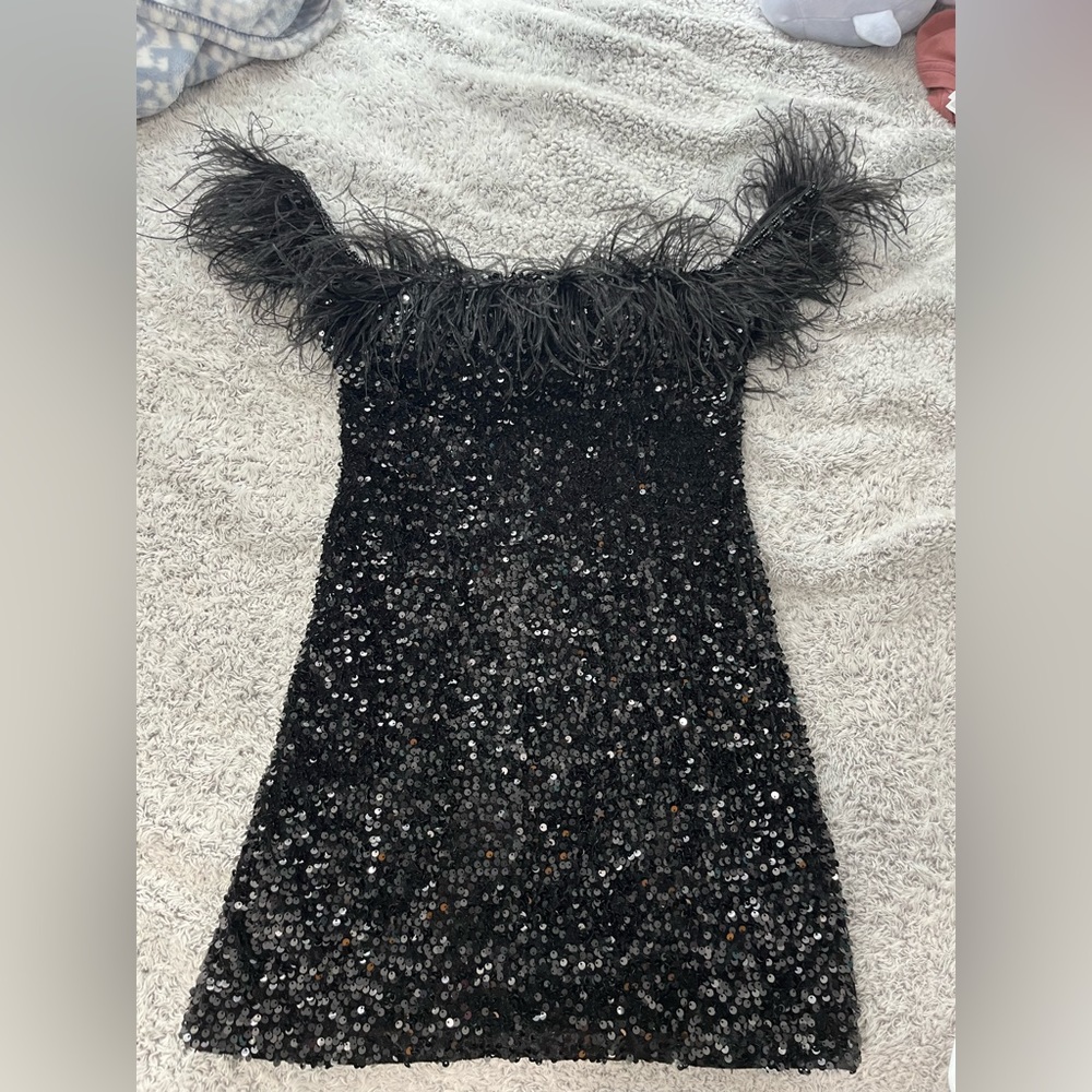 Black feather sequence homecoming dress! Brand new never worn! Super comfortable